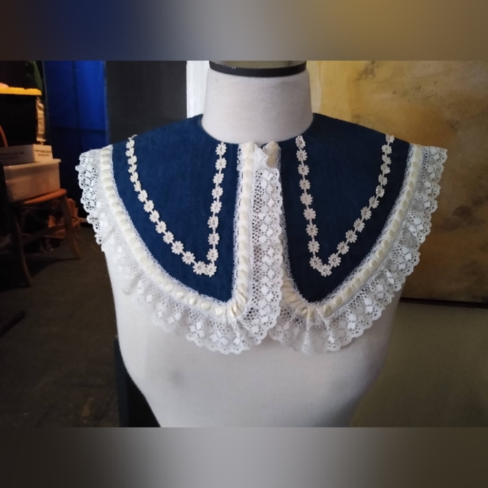 Denim & Lace removable collar